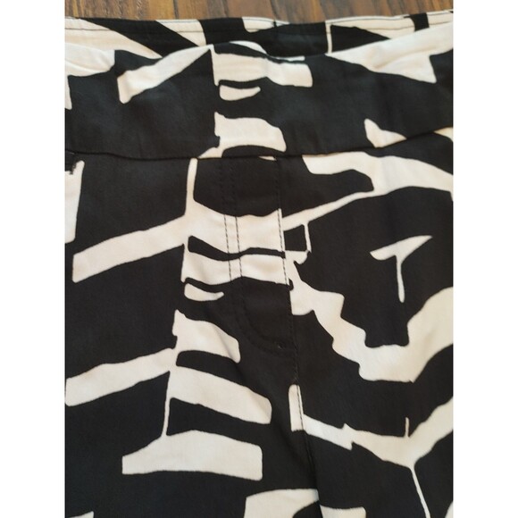 Westbound Geometric Black/White Ladies Shorts 18 Pull-on EC - Picture 4 of 10